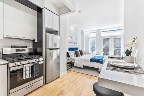 Apartamento Maison Bella - Modern Studio W Charming Juliet Balcony