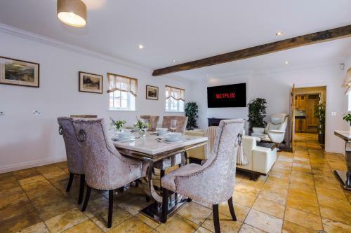 Villa Farm- A Luxury Holiday Home With Stunning Views