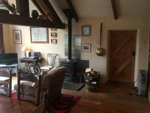 Little Pentre Barn With Swimming Pool
