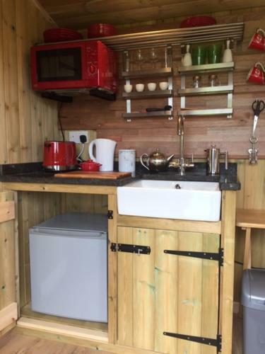 Apartamento The Shepherd's Hut With Swimming Pool