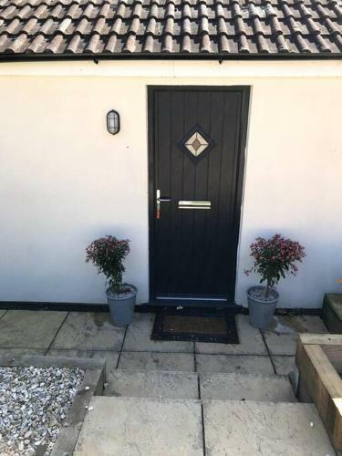 Lovely Two Bedroom Bungalow With Hot Tub