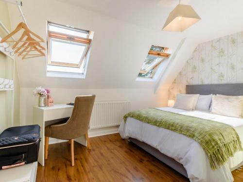 Waters Edge Apartment