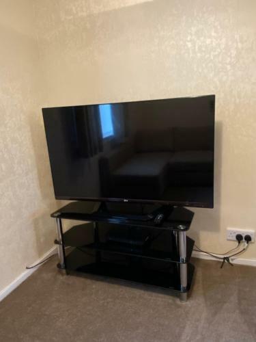 Dunfermline, 2 Bedroom Home With Free Parking