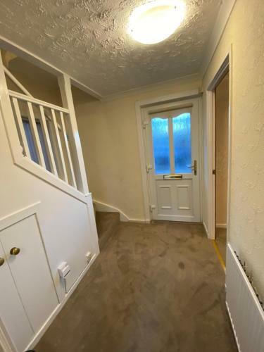Dunfermline, 2 Bedroom Home With Free Parking
