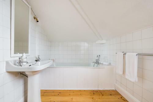 Apartamento The Harrow Wonder - Modern 2bdr Flat With Parking