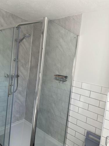 Newly Refurbished 2 Bed Apartment