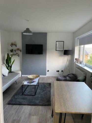 Newly Refurbished 2 Bed Apartment