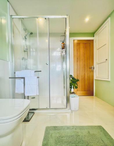 3 Bedroom Detached Home With Garden