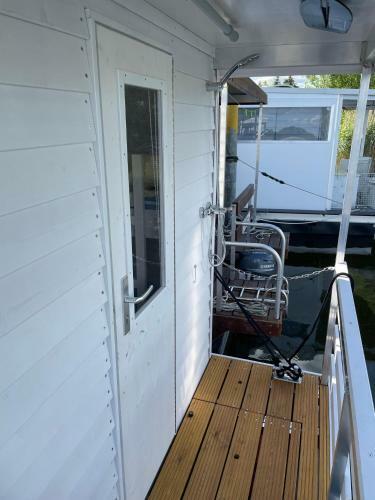 Hausboot-urlaub24_beetzsee