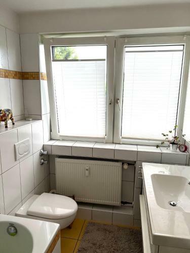 Ruhiges Zimmer Mit Gartenblick
