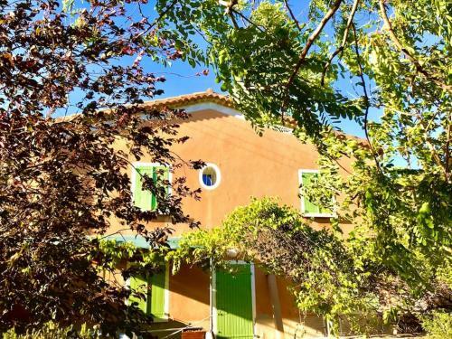 Villa Charmante Bastide Au Calme, Proche De La Mer.