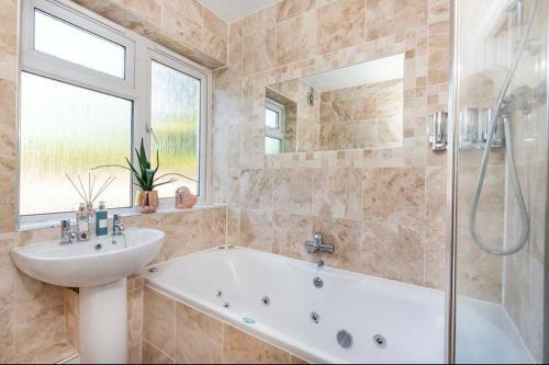 Lovely One Bed Apartment With Free Parking