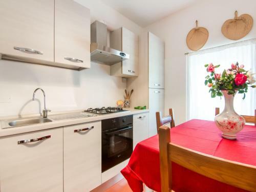 Traditional Holiday Home In Urbino With Terrace
