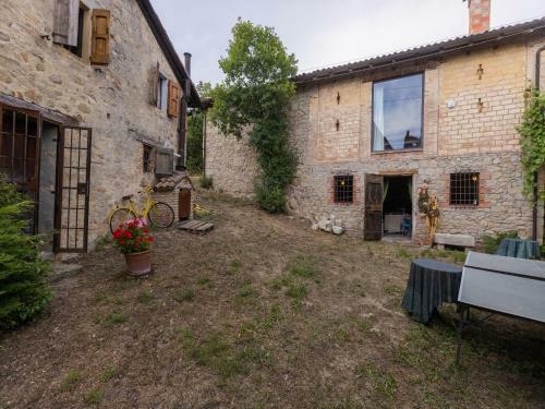 Cheerful Holiday Home In Vergato With Garden