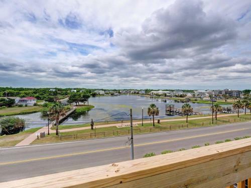 Sunsaltsand Lakefront 2br Condo Sleeps 6 Beachview