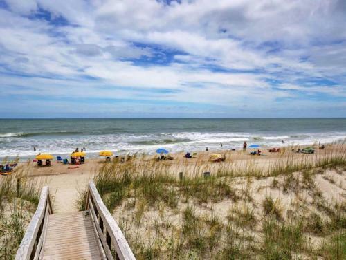 Lakefront Top Floor Beach View 2br Sleeps 6