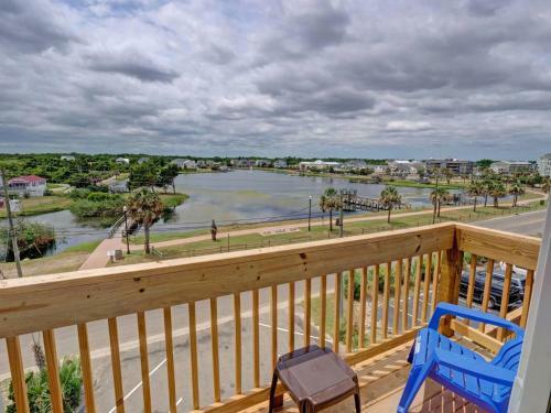 Lakefront Top Floor Beach View 2br Sleeps 6