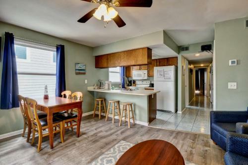Lakefront Top Floor Beach View 2br Sleeps 6