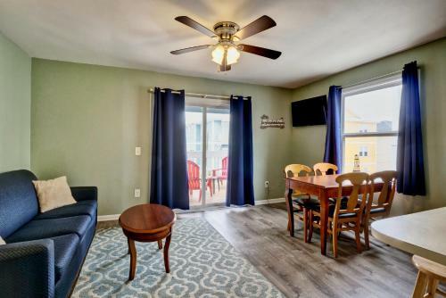Lakefront Top Floor Beach View 2br Sleeps 6
