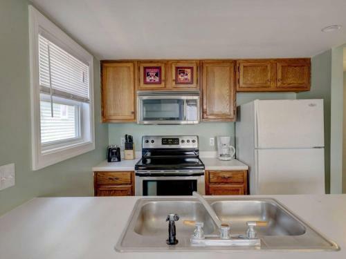 2br Sleeps 6 Lakefront Oceanview Boardwalk Access