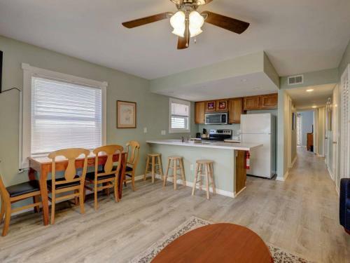 2br Sleeps 6 Lakefront Oceanview Boardwalk Access