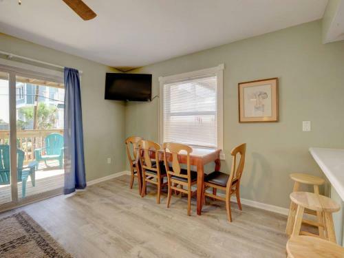 2br 2ba Lakefront Dowtown Beachview Sleeps 6