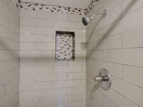 2br 2ba Lakefront Dowtown Beachview Sleeps 6