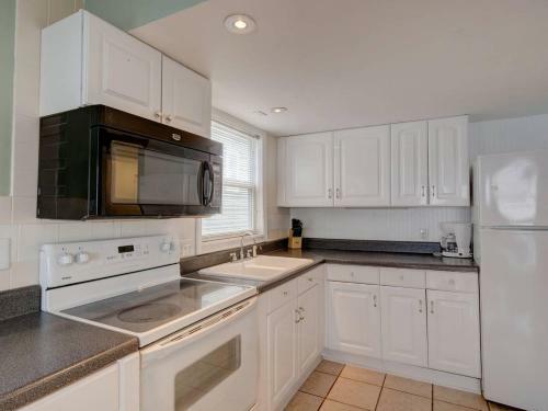 2br Condo Lakefront Step 2 Beach Sleeps 6 Boardwalk