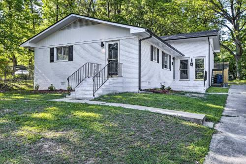 Centrally Located Durham House With Fire Pit!