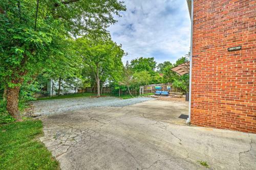 Spacious Home With Game Room And Backyard Lounge!