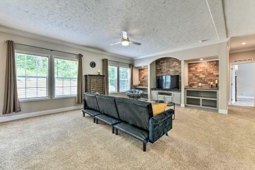 Spacious Blue Ridge Abode With Private Pond!