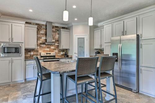 Spacious Blue Ridge Abode With Private Pond!