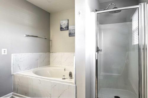 Gorgeous Graham Home With Private Heated Pool