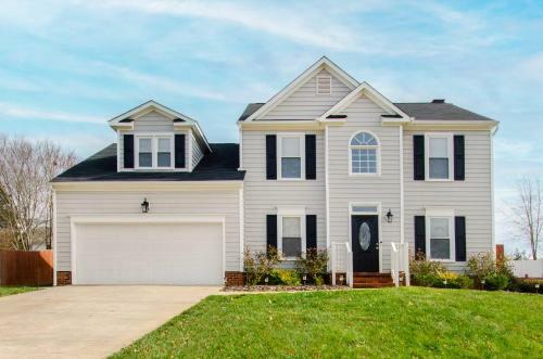 Gorgeous Graham Home With Private Heated Pool