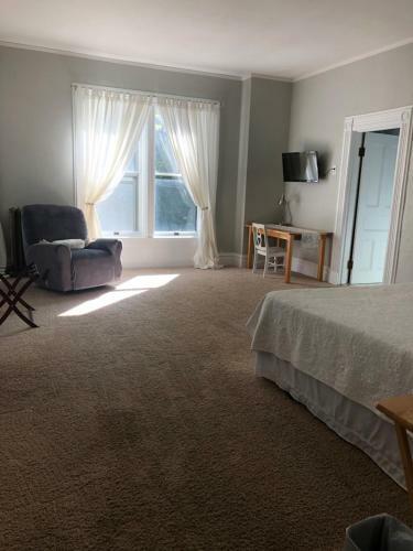Hatch House Bed & Breakfast
