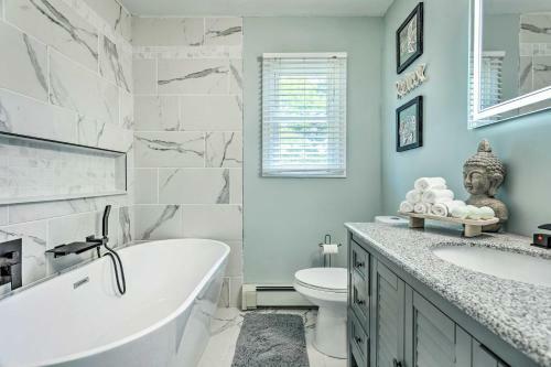 Vibrant Westerly Home With Private Pool And Yard!