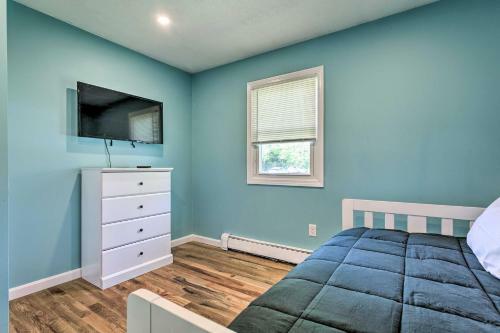 Vibrant Westerly Home With Private Pool And Yard!
