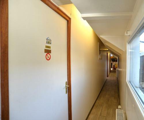 Hostal Room In Studio - Mini Studio Peniche Au Coeur De Lyon, Insolite Et Calme