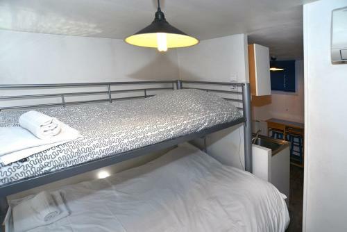 Hostal Room In Studio - Mini Studio Peniche Au Coeur De Lyon, Insolite Et Calme