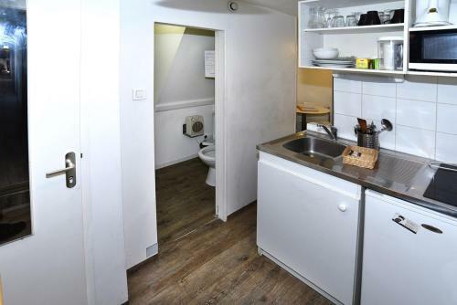 Hostal Room In Studio - Mini Studio Peniche Au Coeur De Lyon, Insolite Et Calme