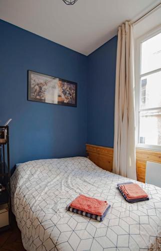 Bright Apartment -near City Hall