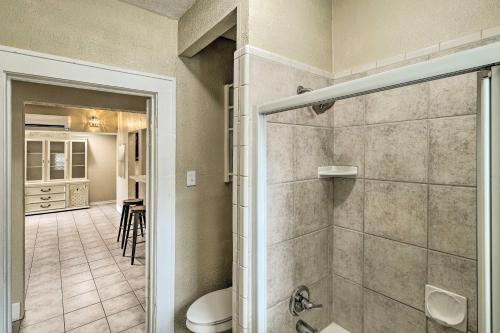 Unique Houston Getaway About 1 Mi To Downtown!