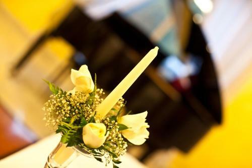 Yellow Park Hotel