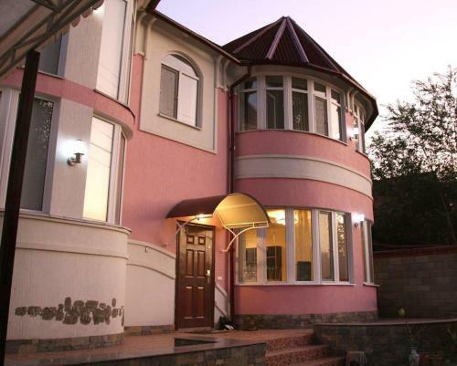 Comfortable Villa Near Tash Rabat Mall