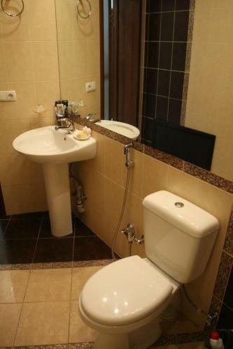 Comfortable Villa Near Tash Rabat Mall