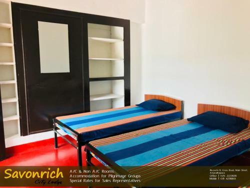 Hostal Savonrich City Lodge
