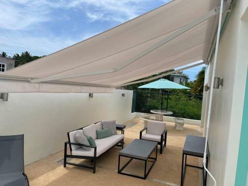 Vamos A La Playa-private Pool/central AC