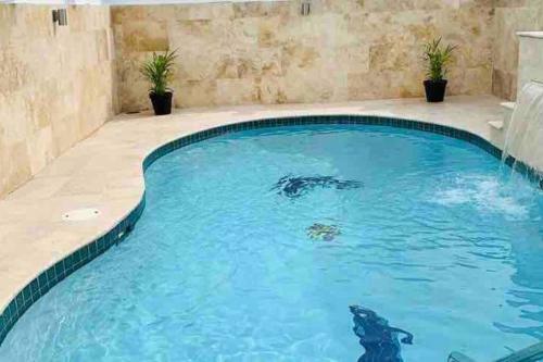 Vamos A La Playa-private Pool/central AC