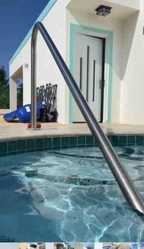 Vamos A La Playa-private Pool/central AC