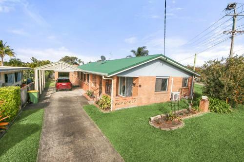 Bell Street 36 Dicky Beach